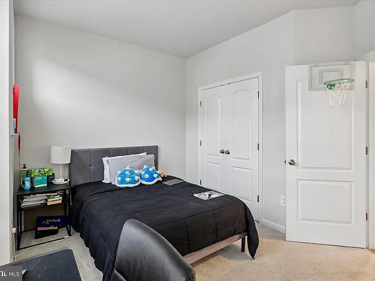 10800 Blanton Way — Photo 18
