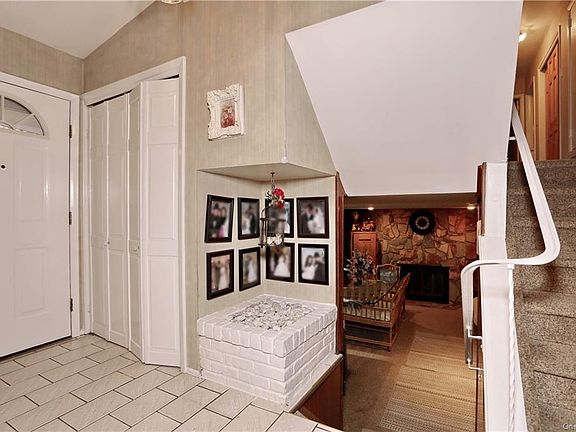 5th image of 28 Hilltop Pl