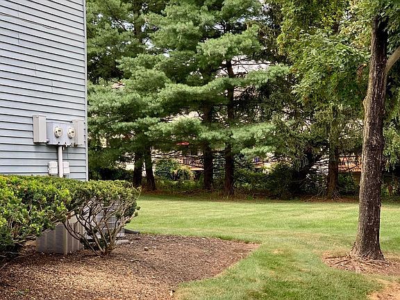 3rd image of 25 Beaconsfield Pl #25