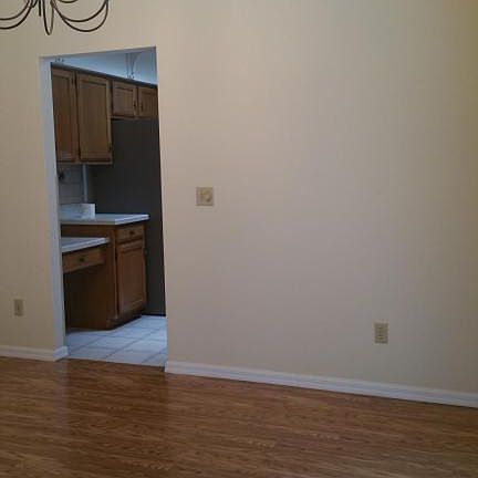 5th image of 622 Ipswich Ln