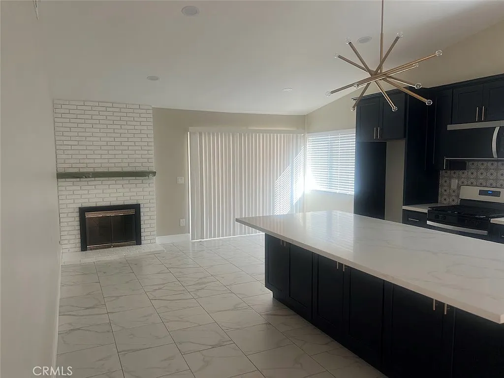 3 bed, 1330 sqft, $3,200 — Photo 4