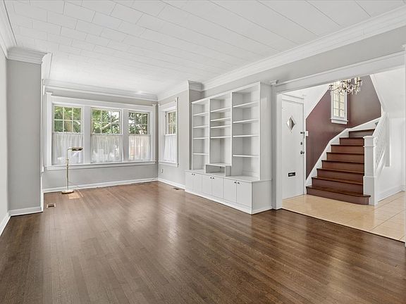 5th image of 4821 N Harding Ave