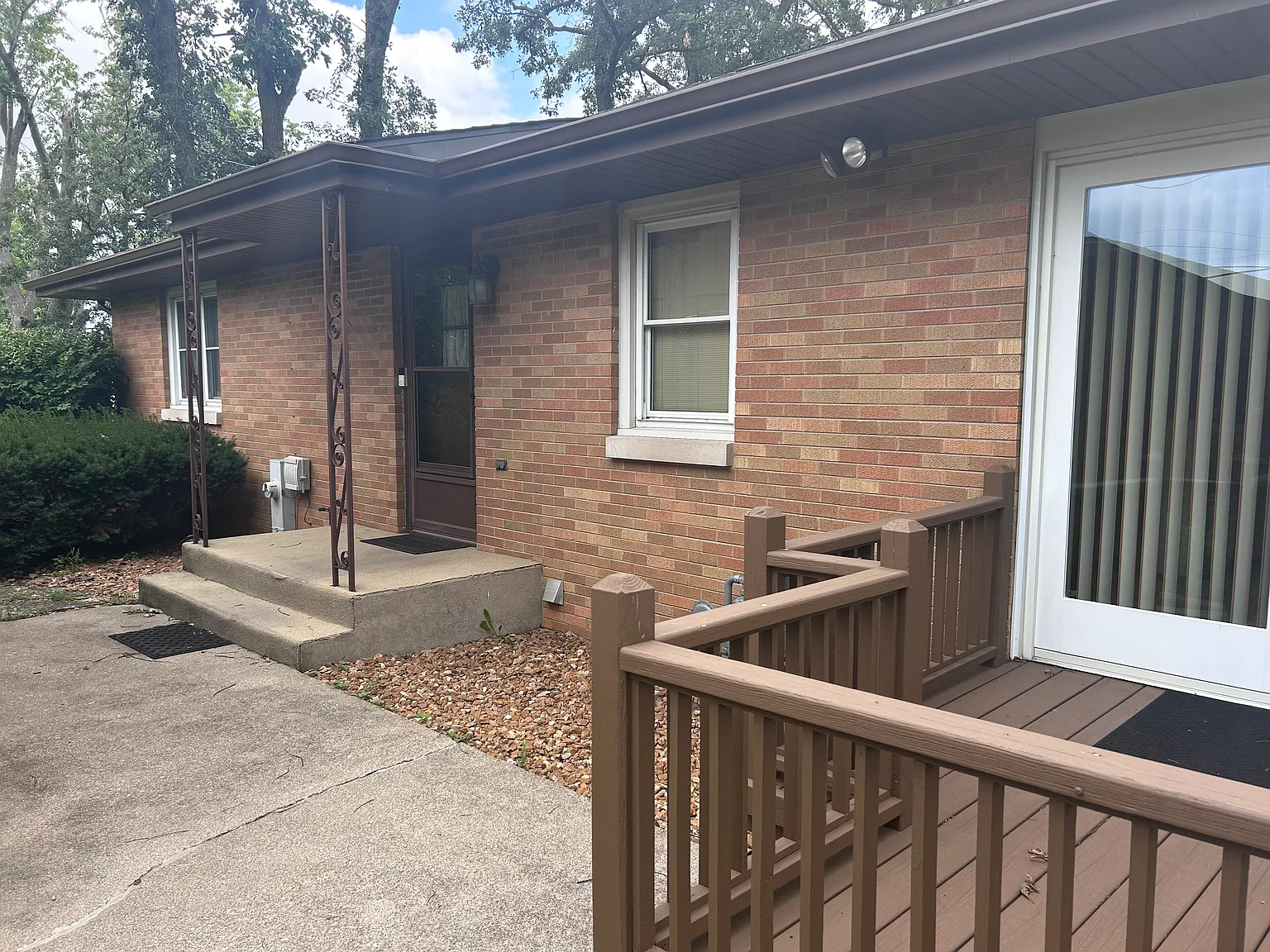 2 bed, 1.5 bath, 1830 sqft, $3,000 — Photo 2