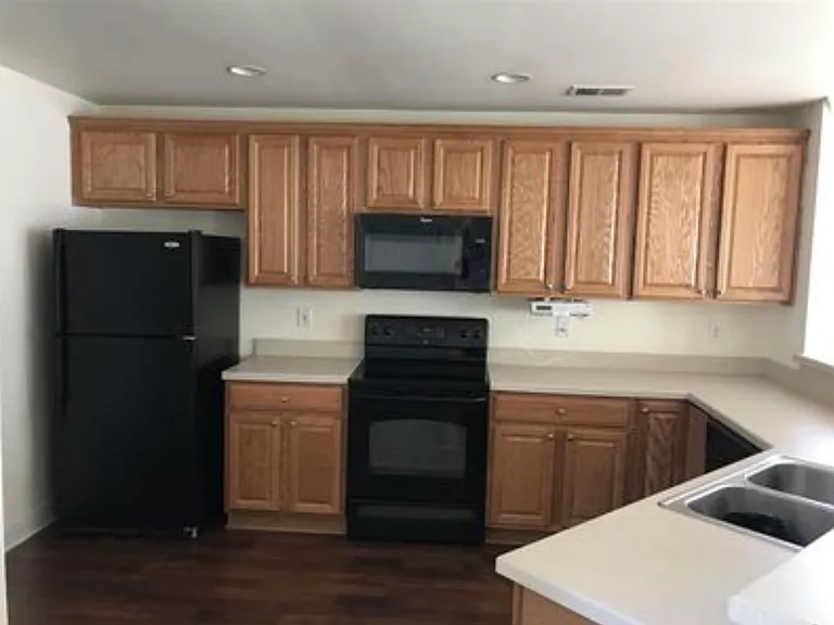 2884 Scarecrow Way — Photo 6