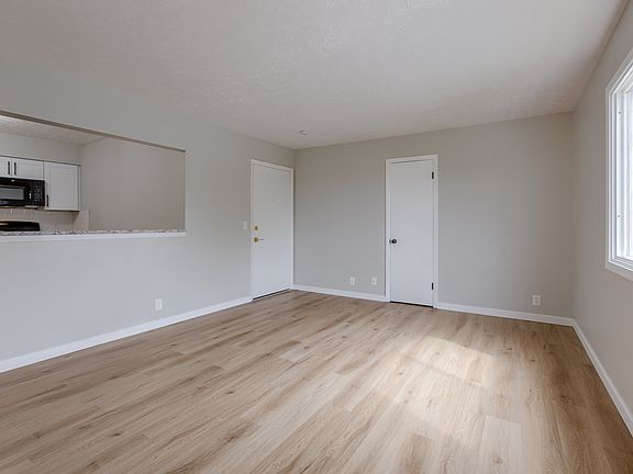 4th image of 4713 Davenport St APT 9