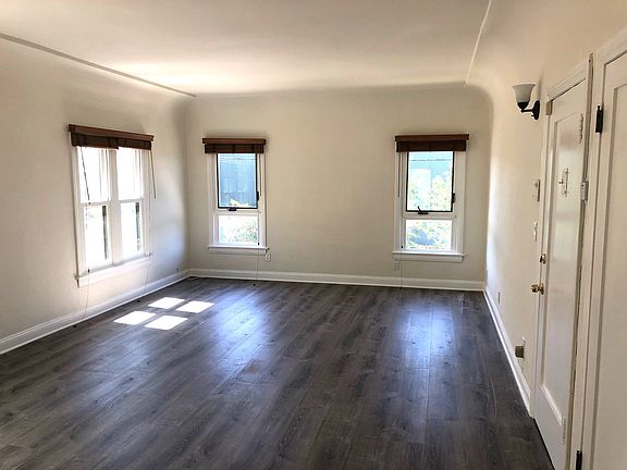 3rd image of 7007 Willoughby Ave
