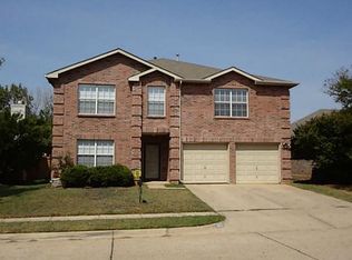9021 Brushy Creek Trl, Fort Worth, TX 76118