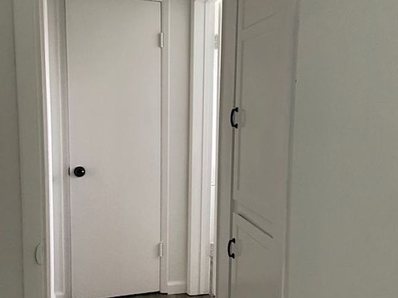 5th image of 1117 N Laurel Ave APT 3