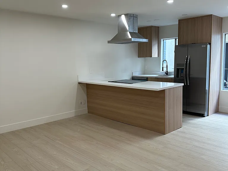 8223 Blackburn Ave. — Photo 22