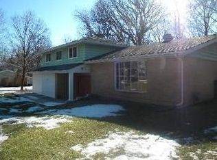 36W501 Oak Hill Dr, Dundee, IL 60118