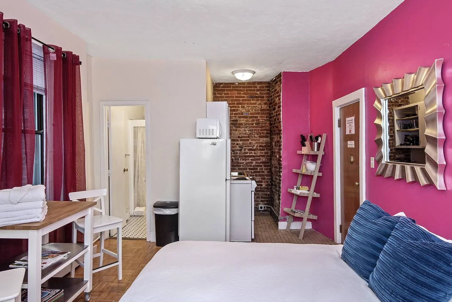 Studio, 400 sqft, $2,100 — Photo 1
