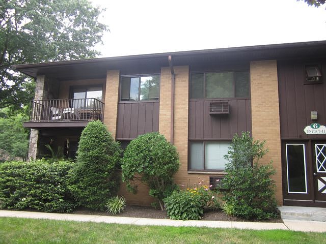 1st image of 6 W Lawrence Park Dr
