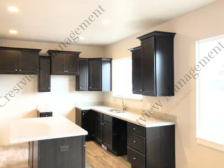 448 W McClellan Ct #3 — Photo 4