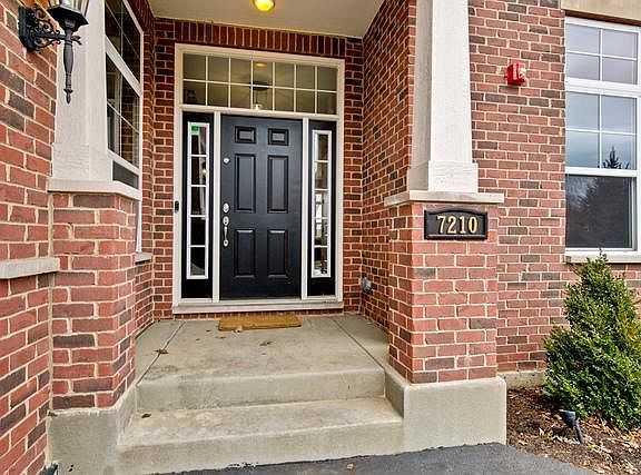 3rd image of 7210 Daybreak Ln