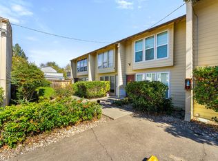 1800 Crater Lake Ave APT 36, Medford, OR 97504