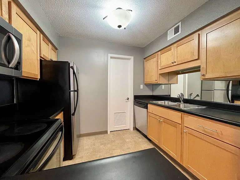 4147 Roanoke Rd #17 — Photo 8