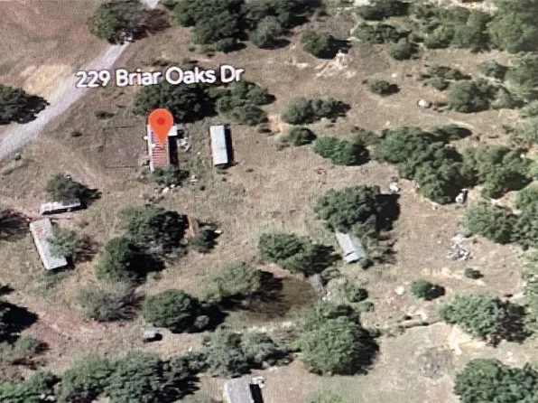 229 Briar Oaks Dr, Azle, TX 76020