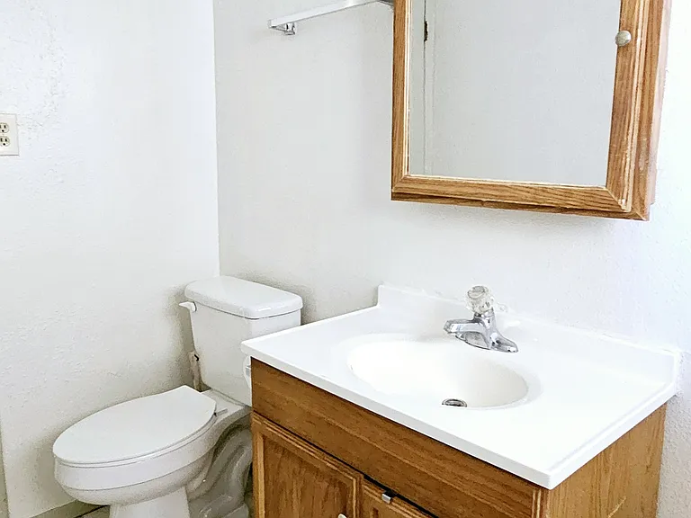 1120 N Miranda St — Photo 13
