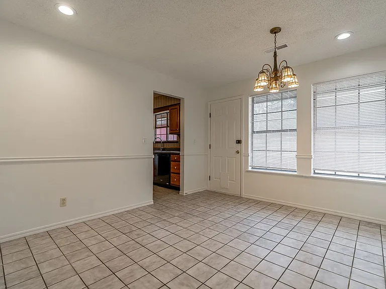 2115 W Loren Cir — Photo 5