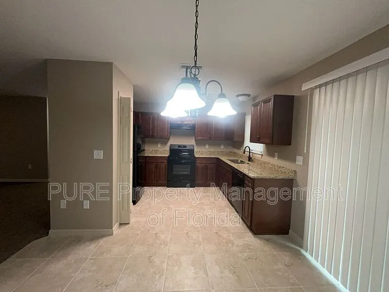 8819 SW 132nd Ln — Photo 7