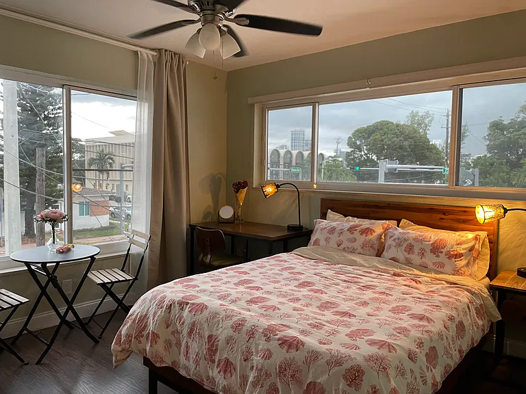 7510 Dickens Ave — Photo 15