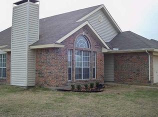 201 Creekwood Ln, Fort Worth, TX 76134