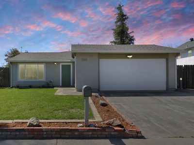 7325 Gleneagle Way, Sacramento, CA, 95842