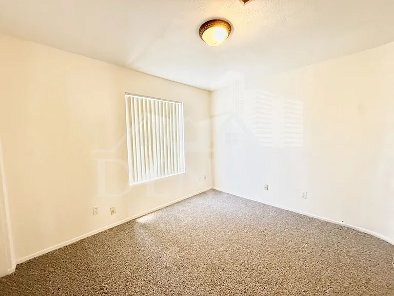 1425 E Chicago Cir — Photo 21