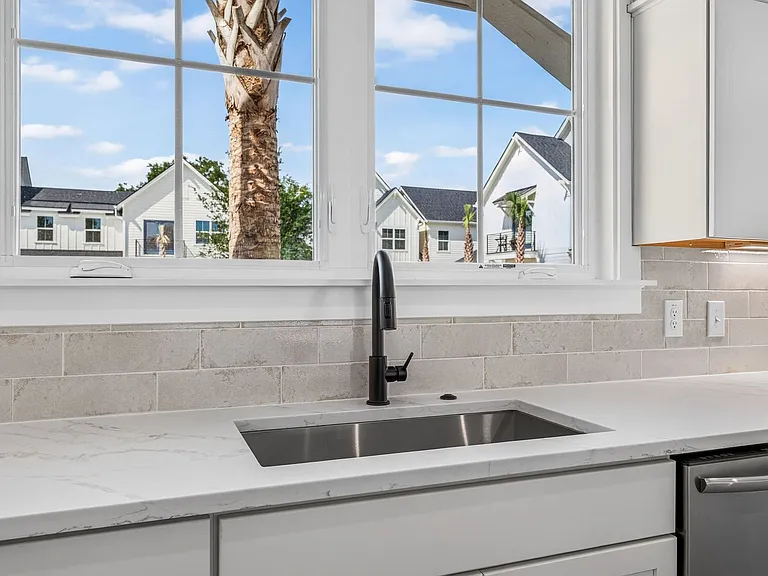 405 Oak Hammock Ct — Photo 12