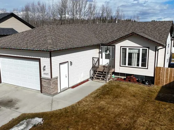 1527 W 41st St, Edson, AB T7E 0A5