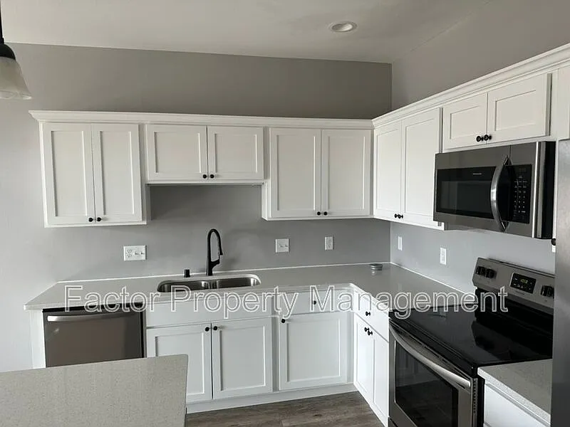 Building Photo - 621 Prairie Rose Dr