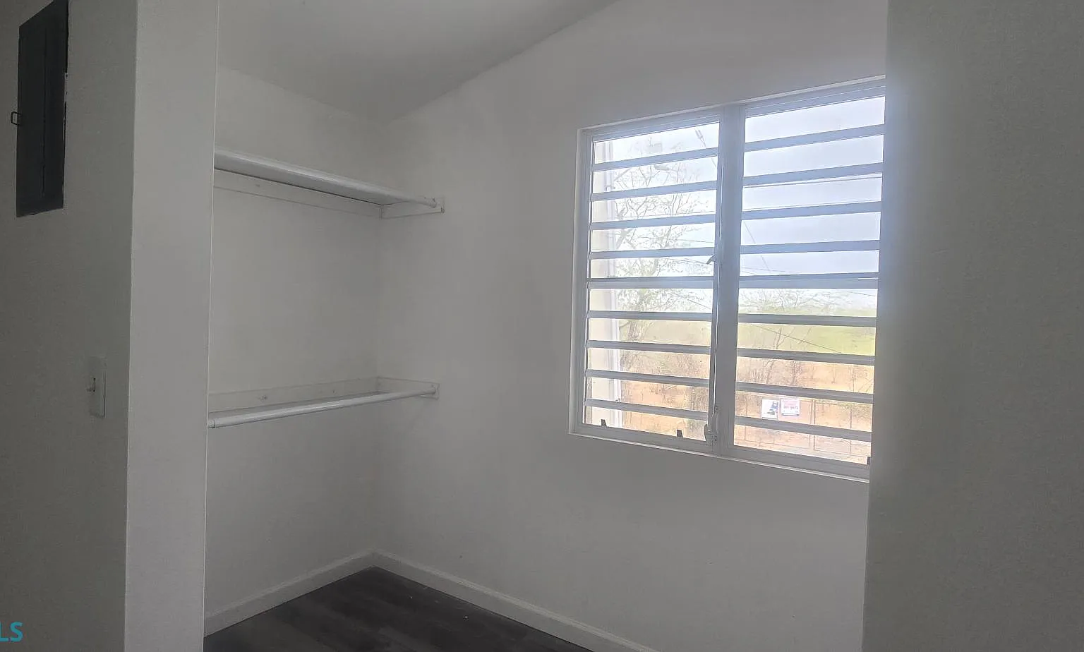 2 bed, 1.0 bath, 107 sqft, $800 — Photo 4