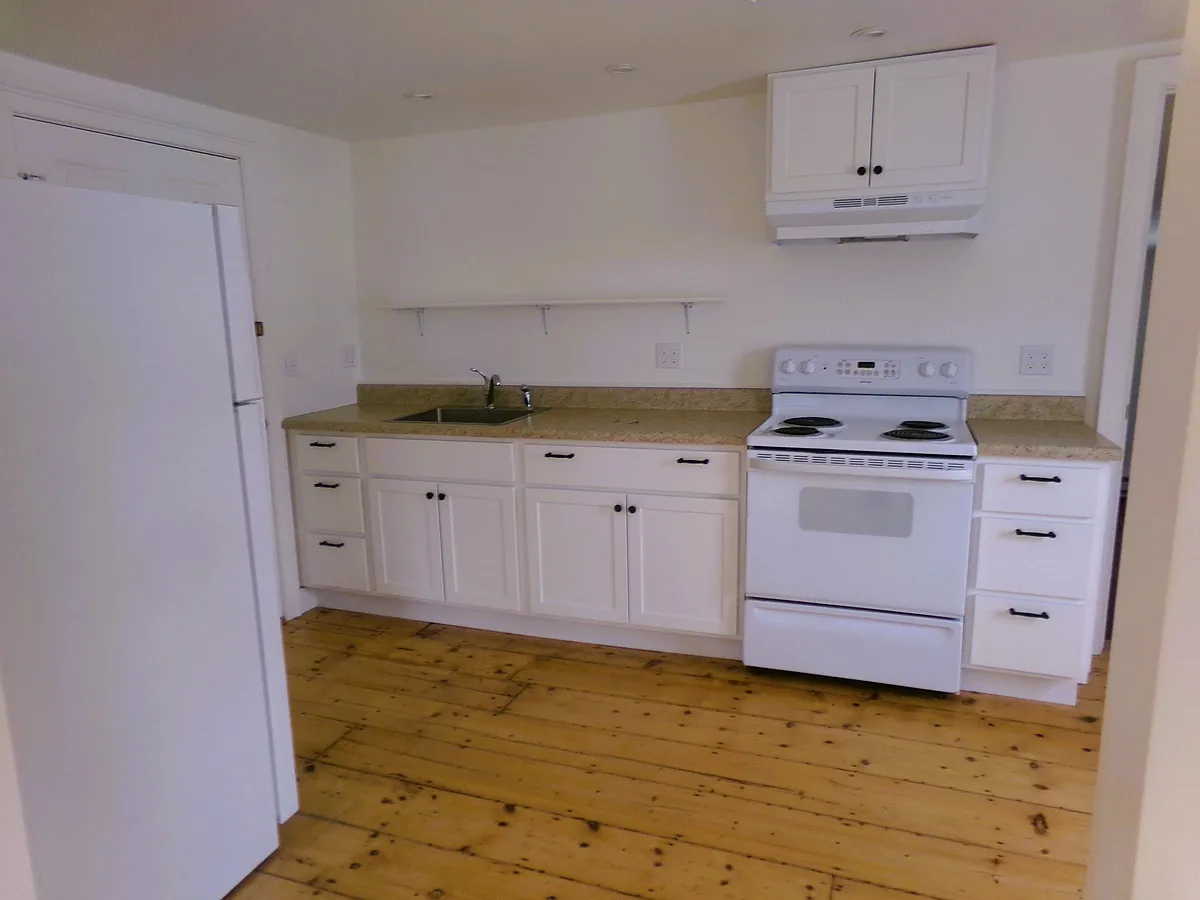 Building Photo - 38 E Market St #D