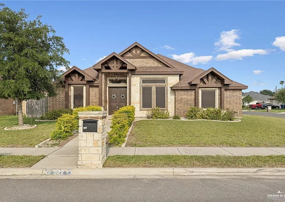 522 Camila St