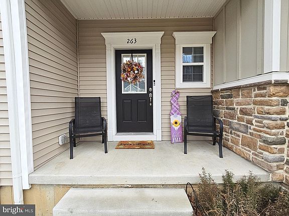 3rd image of 263 Tea Party Trl