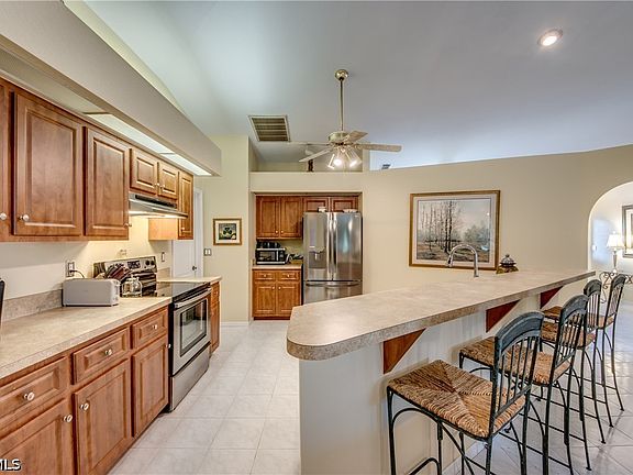 3rd image of 1140 SW 42nd Ter