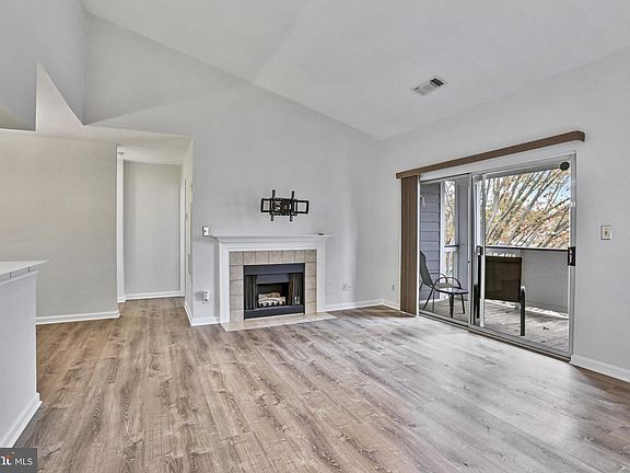 2nd image of 20311 Beechwood Ter Unit 302