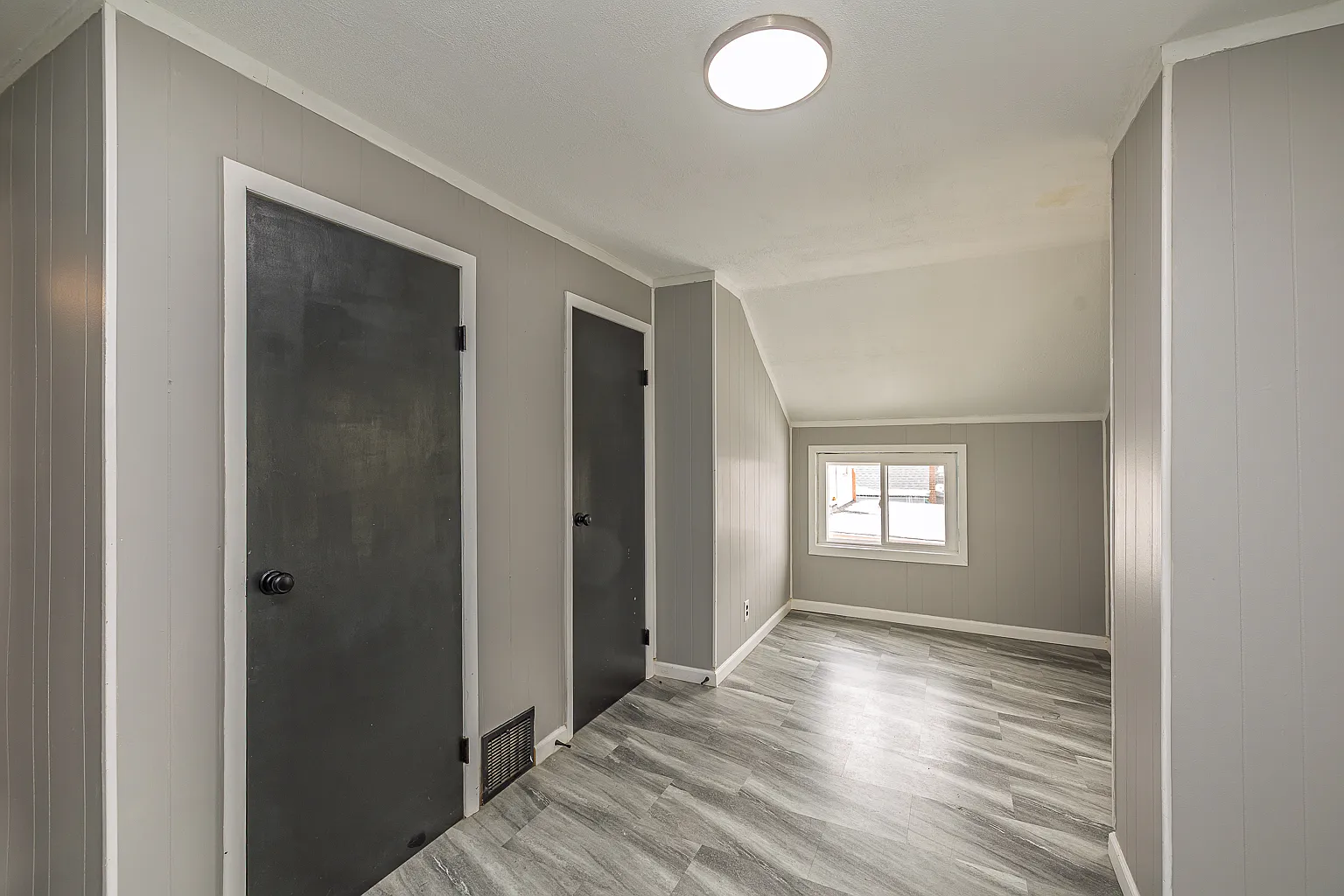 Updated Duplex on Cleveland's West Side — Photo 2
