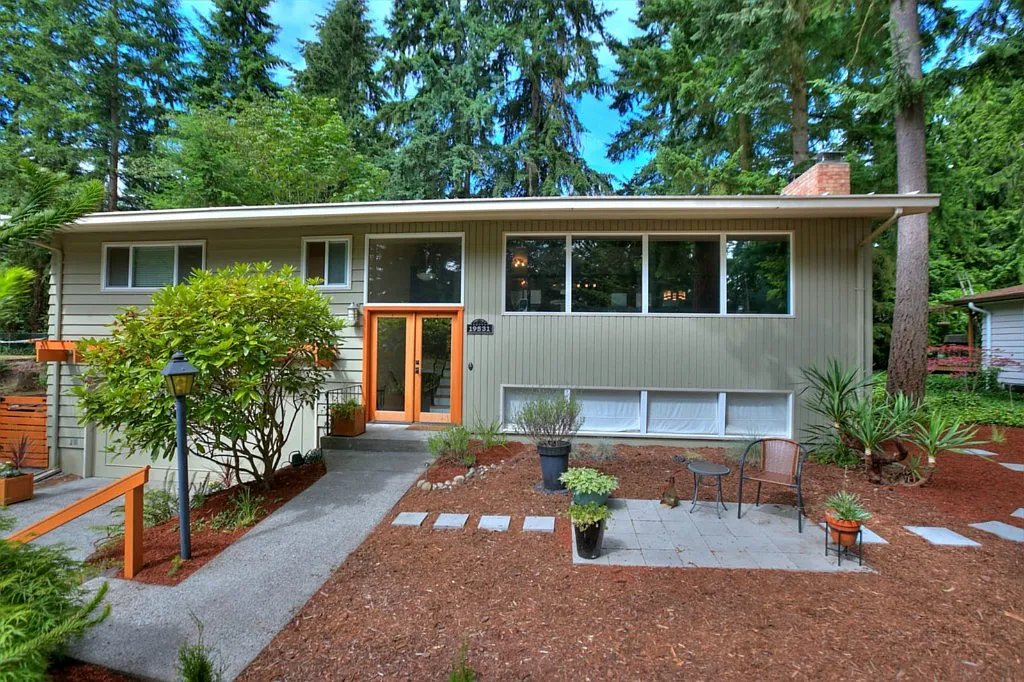 19531 67th Ave NE photo 1
