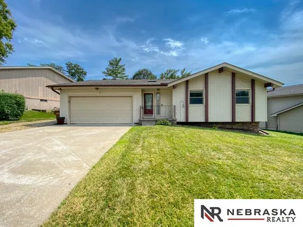 4817 Red Rock Ave, Omaha, NE 68157