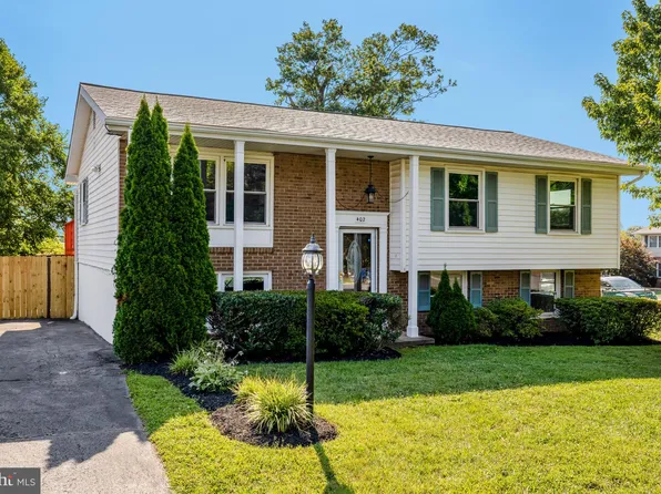 402 S Harrison Rd, Sterling, VA 20164