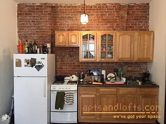 Rented by aptsandlofts.com