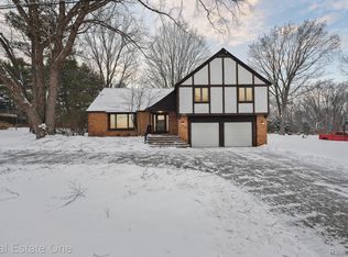 4815 Triwood Dr, Commerce Township, MI