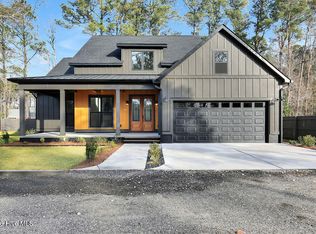 511 Friends Rd SE, Leland, NC 28451