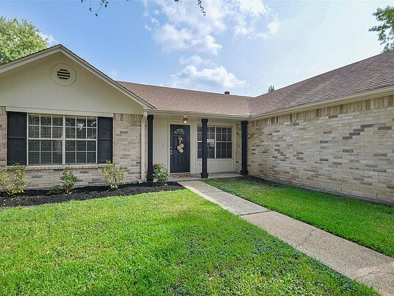 3rd image of 7211 Fuchsia Ln