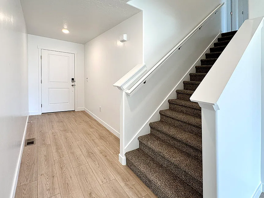 3 bed, 2.5 bath, 2187 sqft, $2,395 — Photo 3