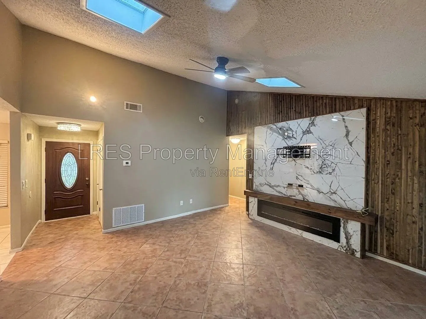 2 bed, 2.0 bath, 1251 sqft, $2,299 — Photo 3