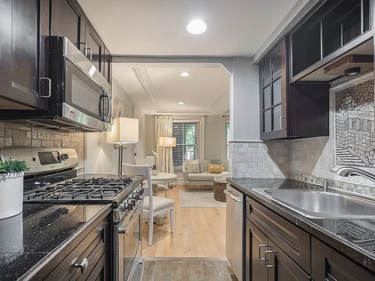 80 Mount Vernon St #2 — Photo 4