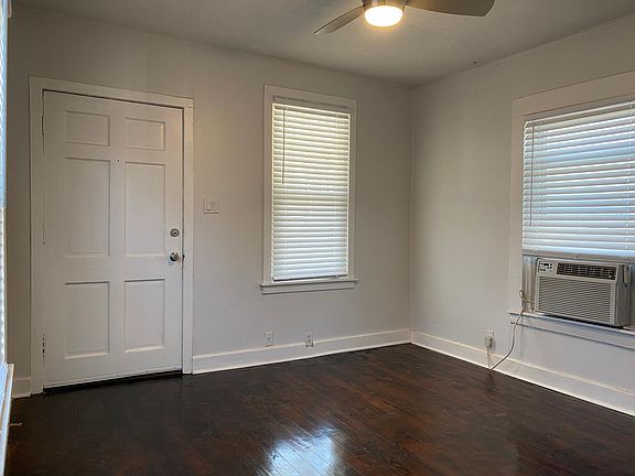 3rd image of 3753 Cypress St