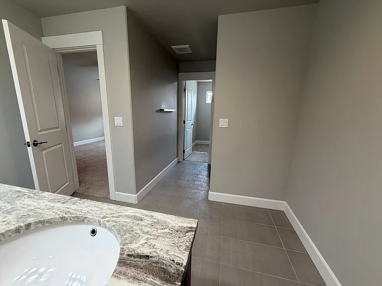 1508 N Western Ave — Photo 18